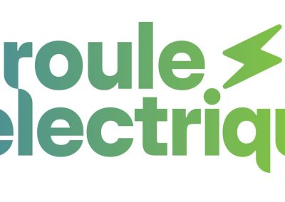 Le stand « Je roule en électrique » était présent lors du Village de la mobilité à Pointe-à-Pitre le 17 mai 2024
